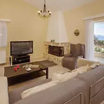 Villa With Private S Pool-theologos By Ghh *